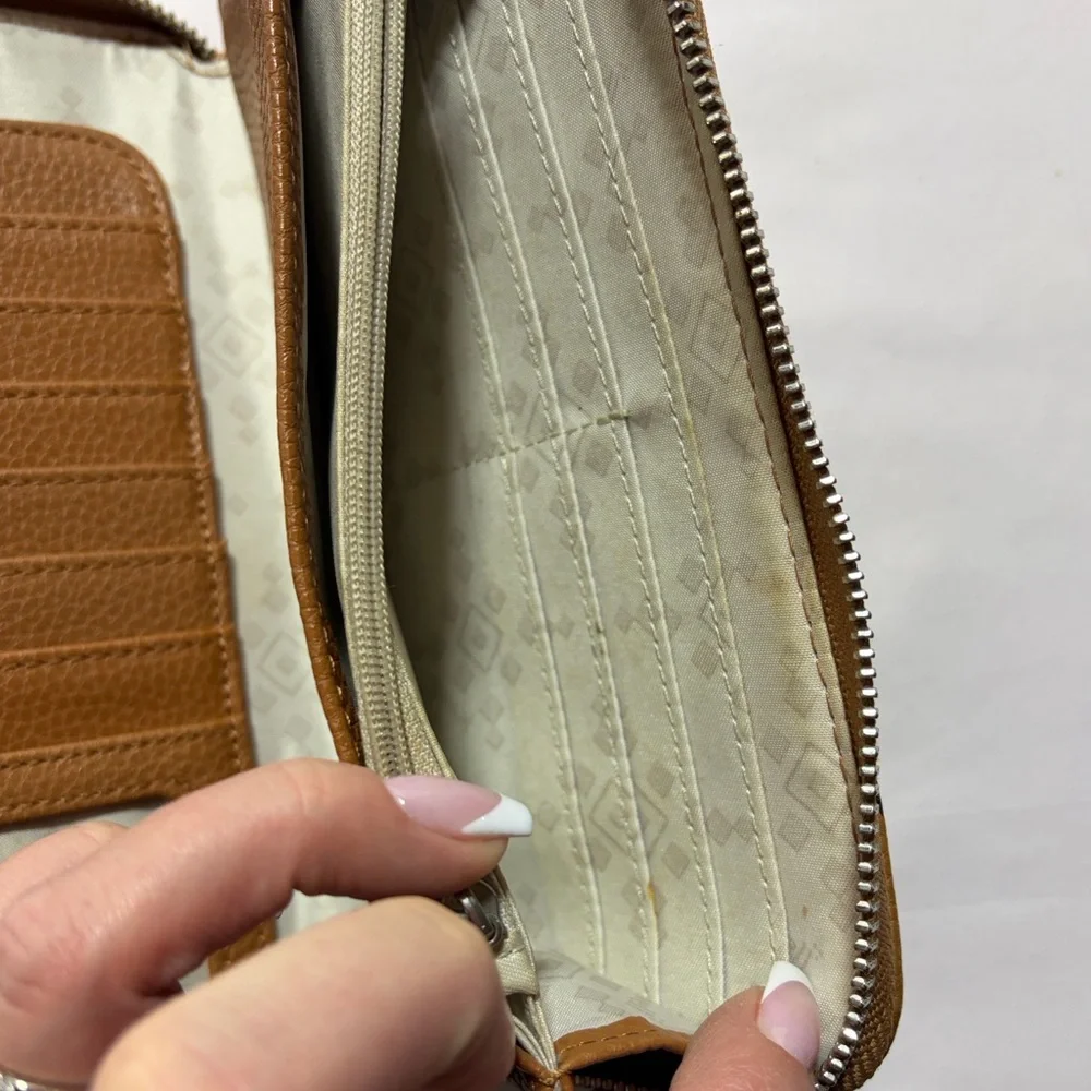 Thirty one all about the Benjamin’s wallet cheetah print - Picture 3 of 9